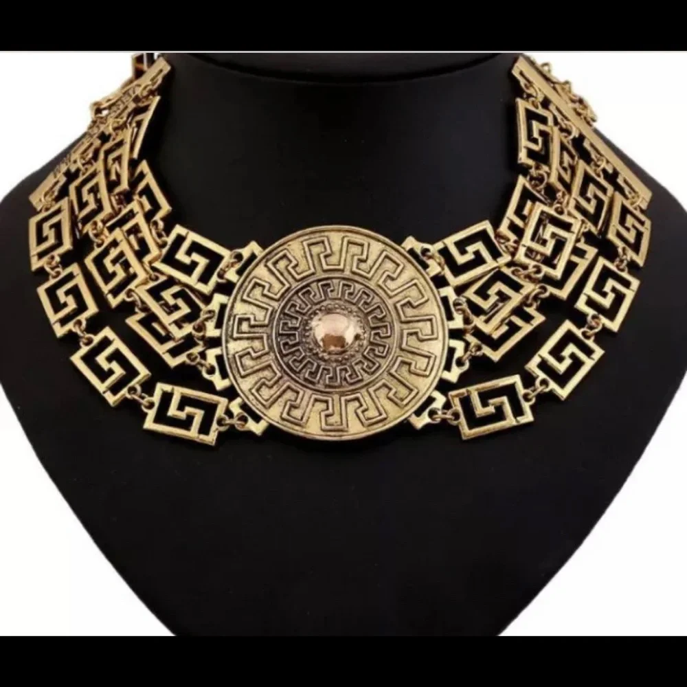 VERSACE FOR H&M GOLD MEDALLION CHOKER NECKLACE H&M CRUISE COLLECTION 2011 BN - Picture 1 of 9